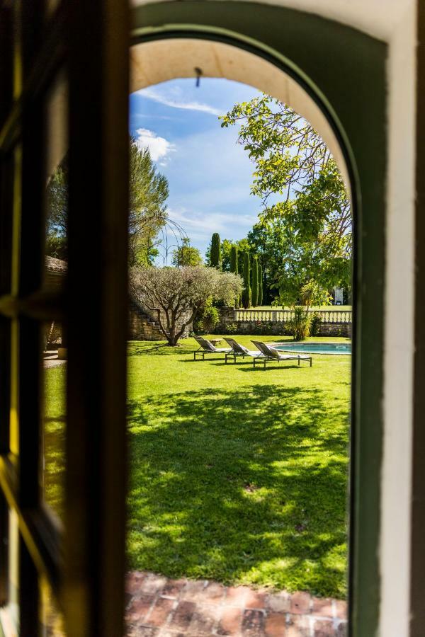 Le Domaine Des Oreades ユゼ エクステリア 写真