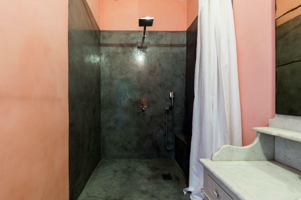 Le Domaine Des Oreades ユゼ エクステリア 写真